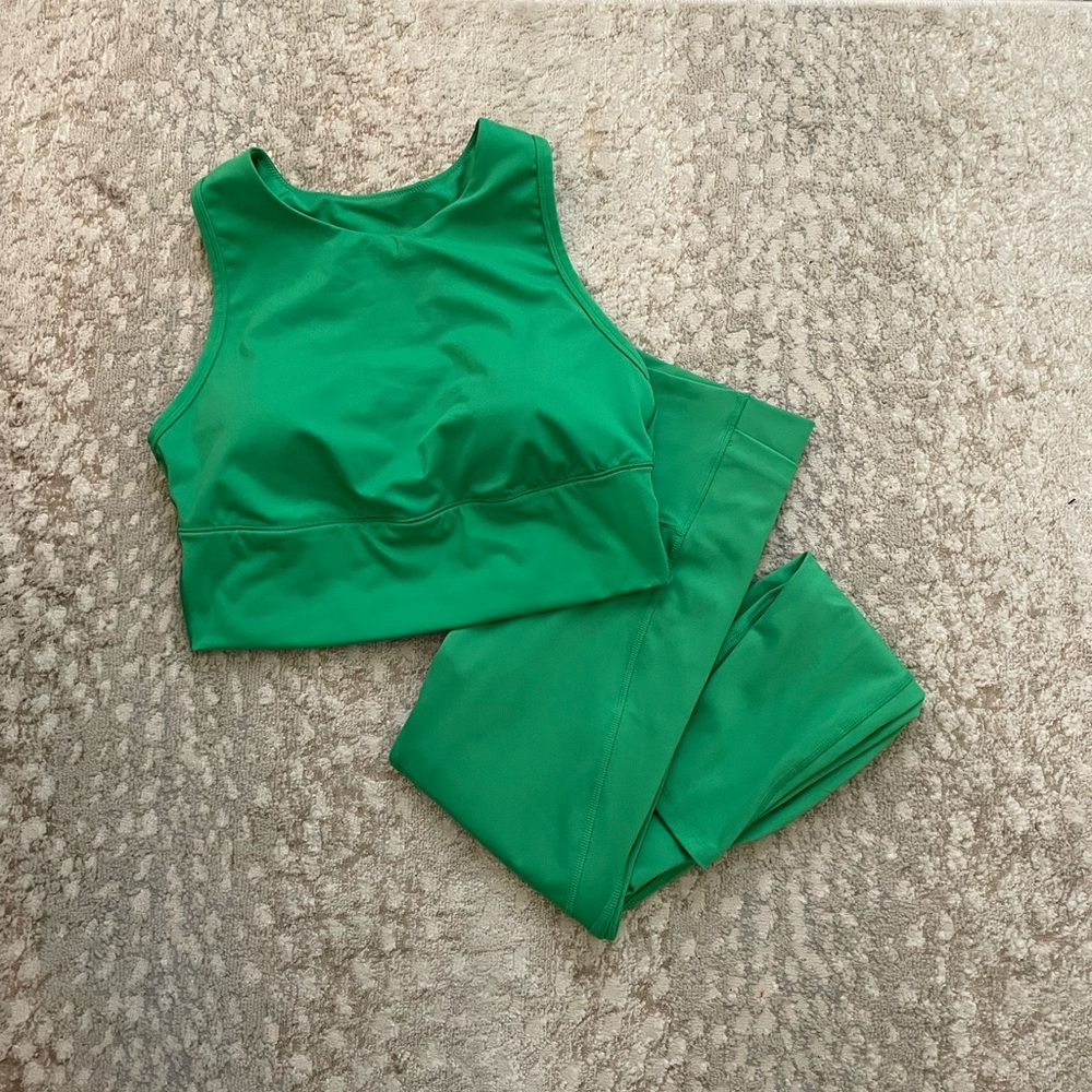 Kelly Green Workout Set - XL TOP & MEDIUM BOTTOMS
